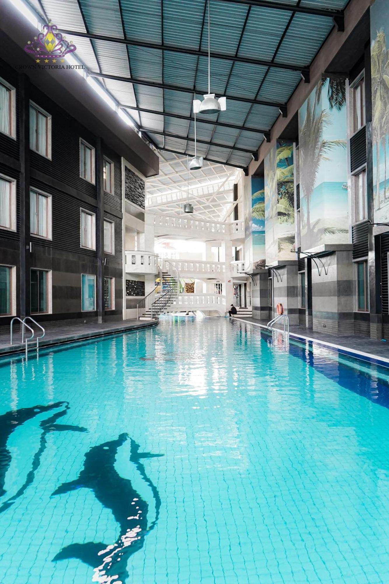 Crown Victoria Hotel Tulungagung Kültér fotó