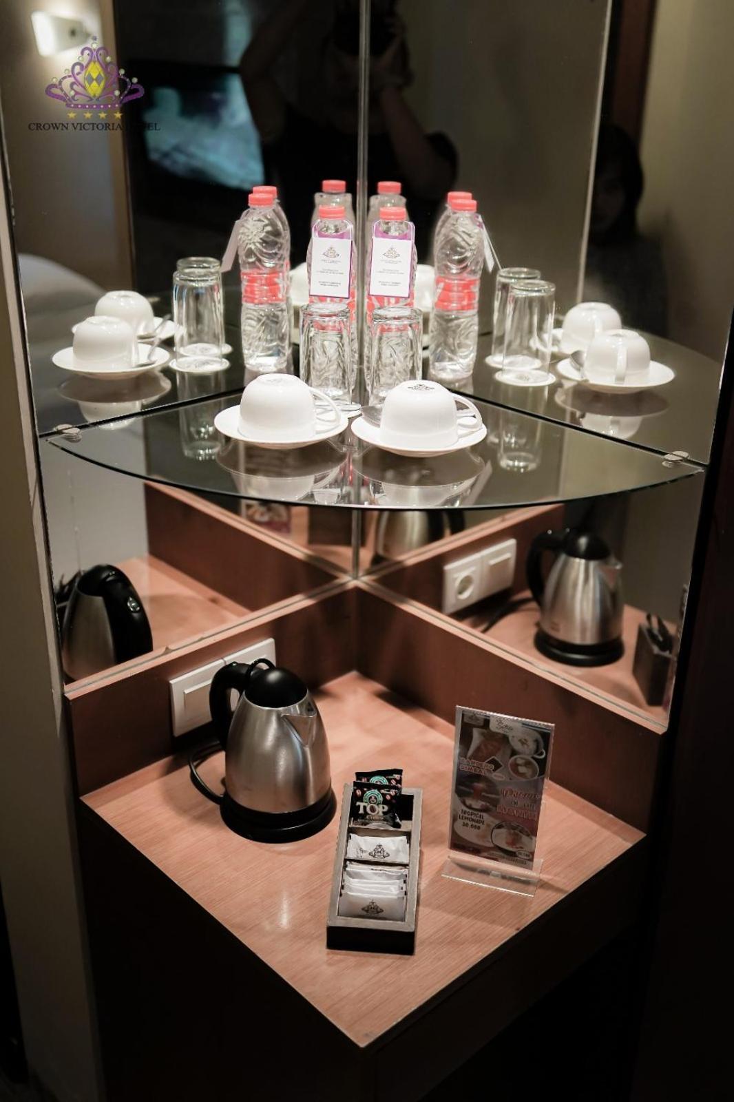 Crown Victoria Hotel Tulungagung Kültér fotó