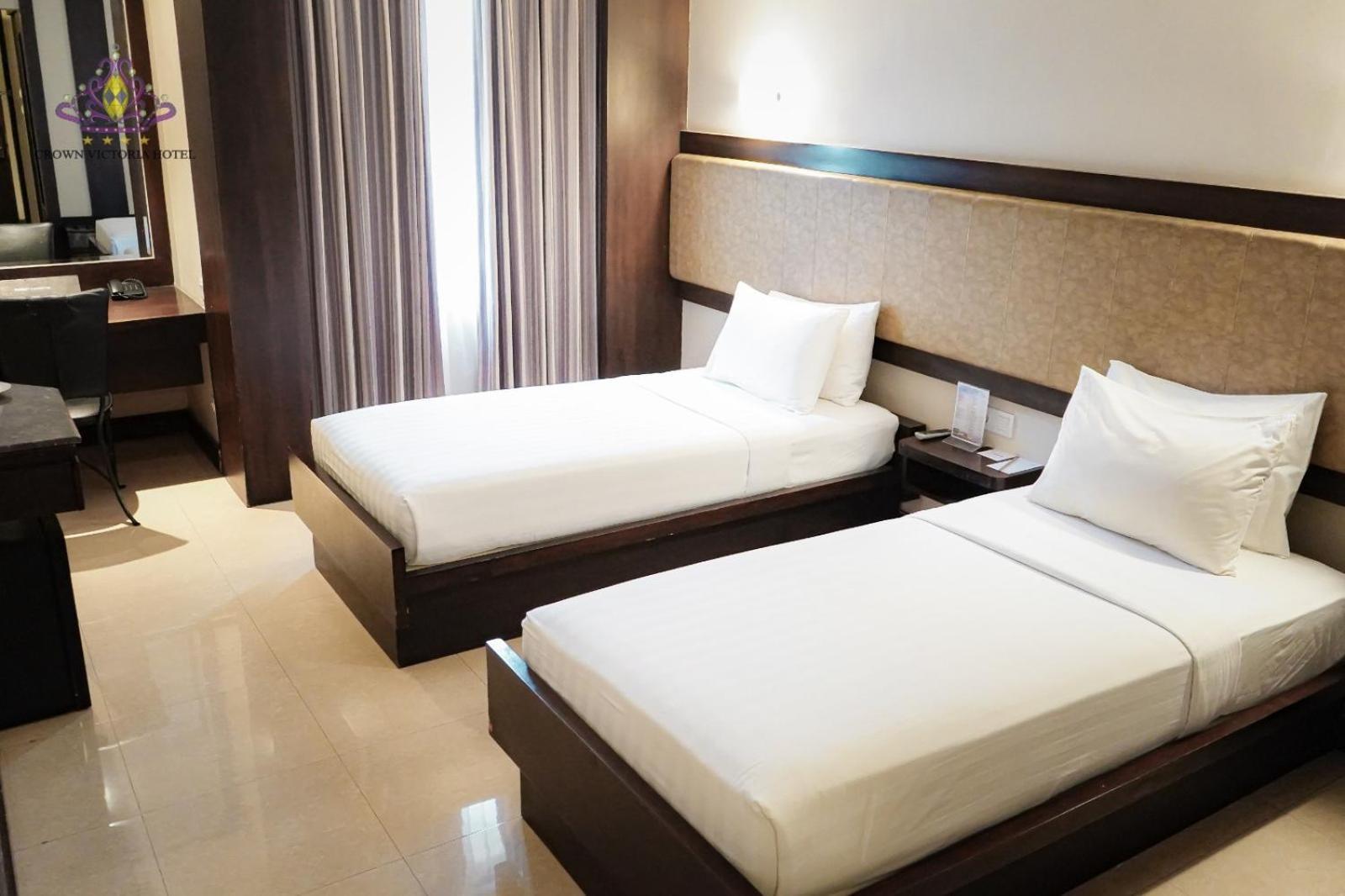 Crown Victoria Hotel Tulungagung Kültér fotó