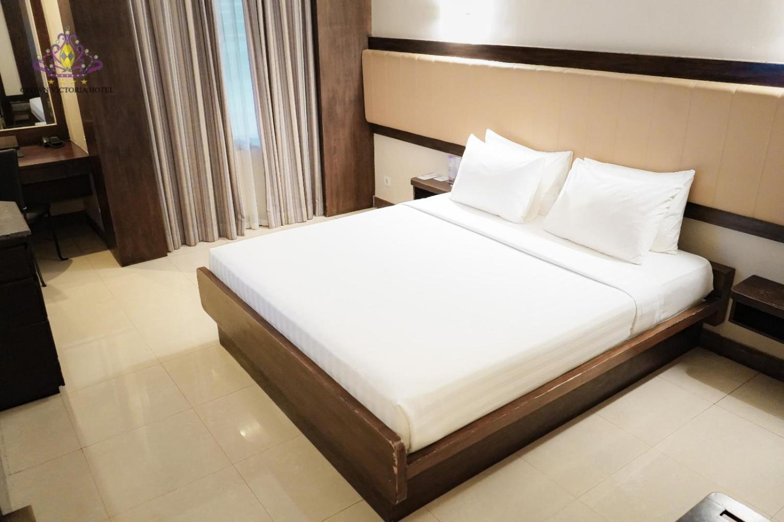Crown Victoria Hotel Tulungagung Kültér fotó