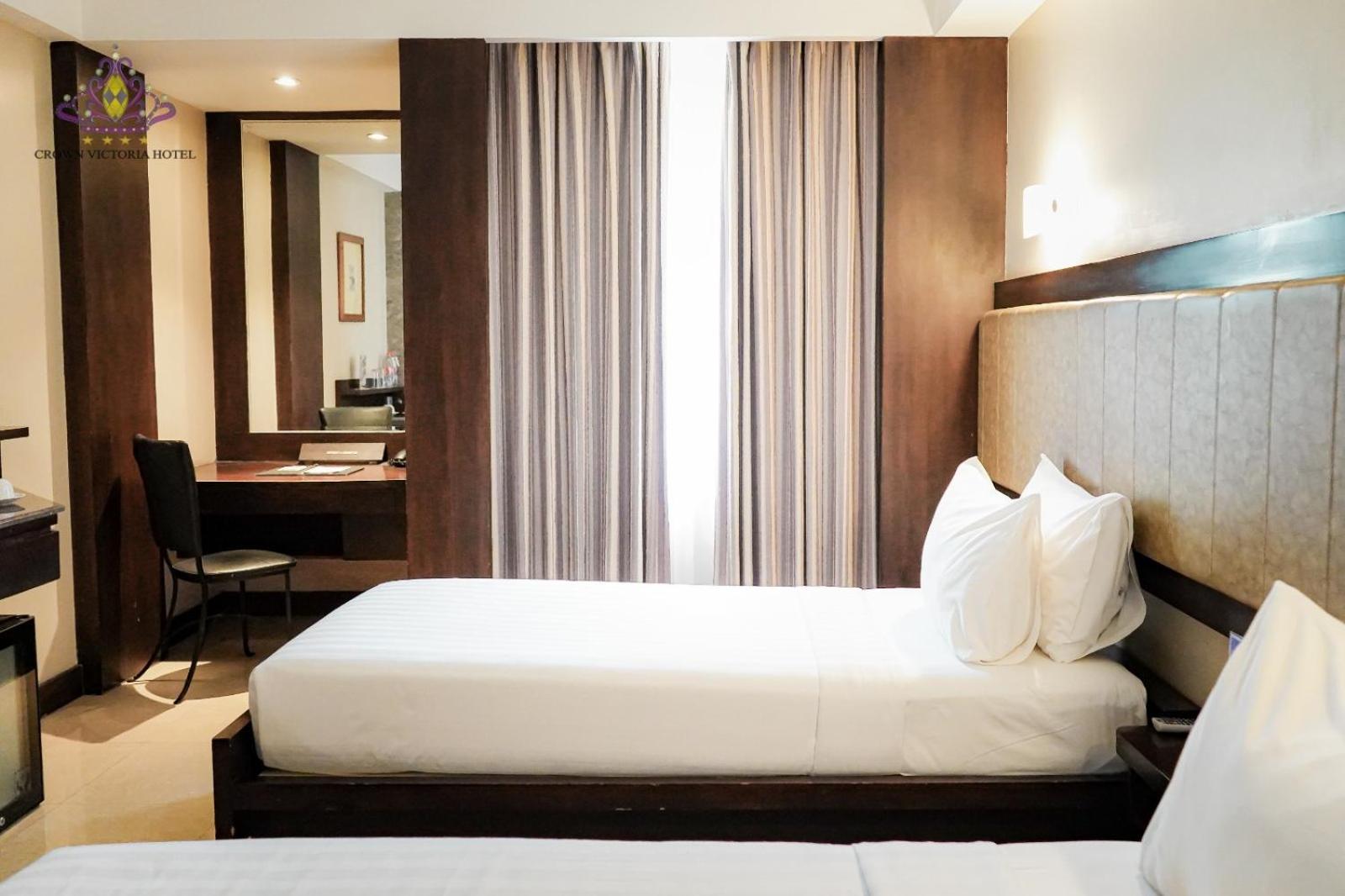 Crown Victoria Hotel Tulungagung Kültér fotó